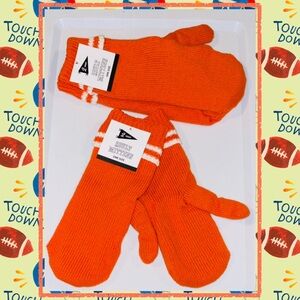 🔥🆕🔥Varsity Orange Knit Mittens-2 Pairs